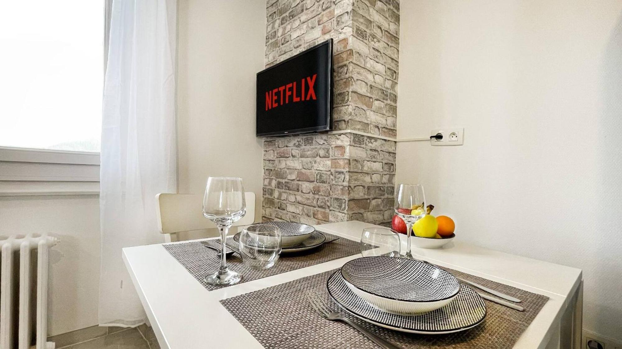 Homey Keola - Parking Prive Gratuit - Aux Portes De Geneve - Au Pied Du Tram - Appartement Avec 1 Chambre Et Un Grand Salon Avec Un Canape-Lit Ambilly Kültér fotó
