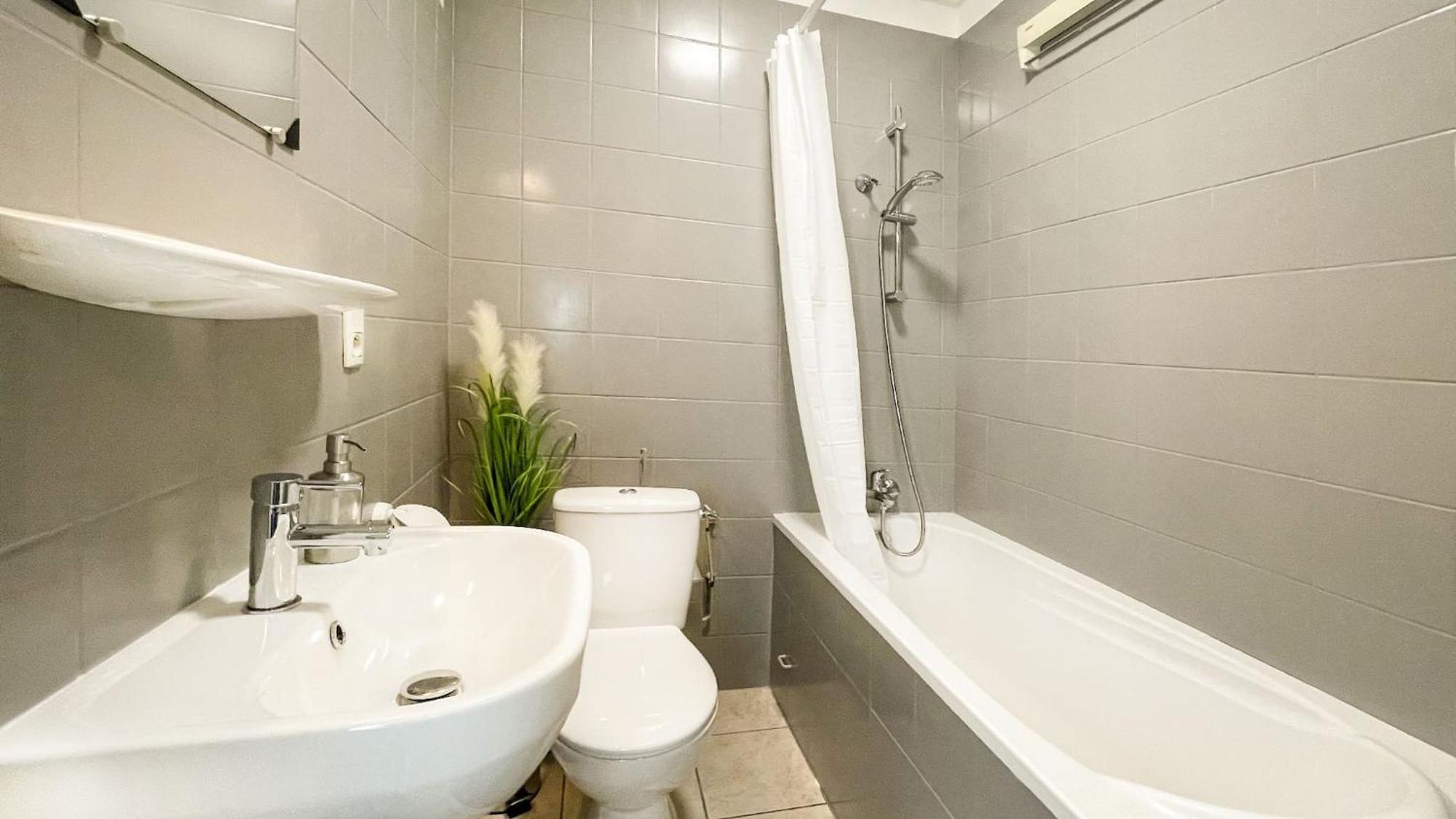 Homey Keola - Parking Prive Gratuit - Aux Portes De Geneve - Au Pied Du Tram - Appartement Avec 1 Chambre Et Un Grand Salon Avec Un Canape-Lit Ambilly Kültér fotó