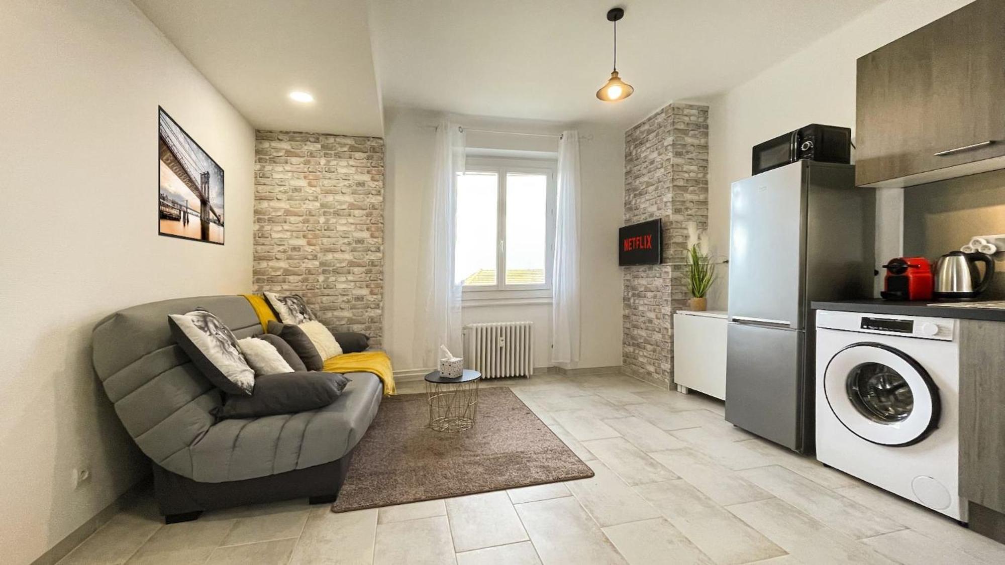 Homey Keola - Parking Prive Gratuit - Aux Portes De Geneve - Au Pied Du Tram - Appartement Avec 1 Chambre Et Un Grand Salon Avec Un Canape-Lit Ambilly Kültér fotó